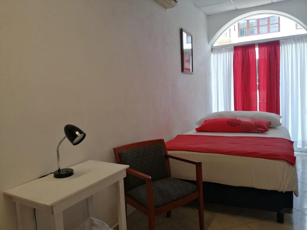 Boutique Basic Hotel 푸에르토 발라타 외부 사진